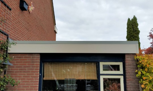 Nieuwe kozijnen en dakgoot bekleding in Emmeloord